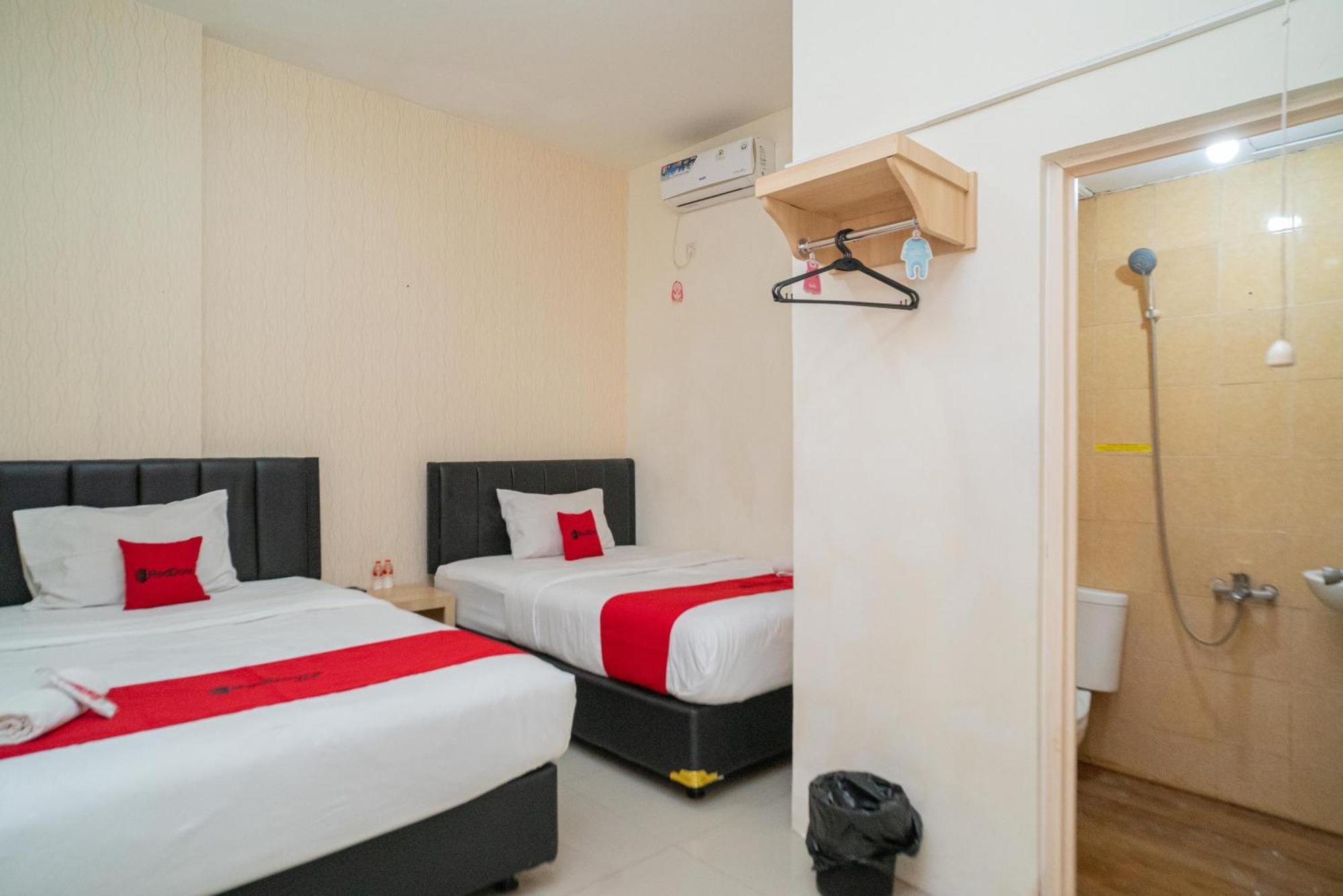 Reddoorz Near Flyover Arjosari מאלאנג מראה חיצוני תמונה